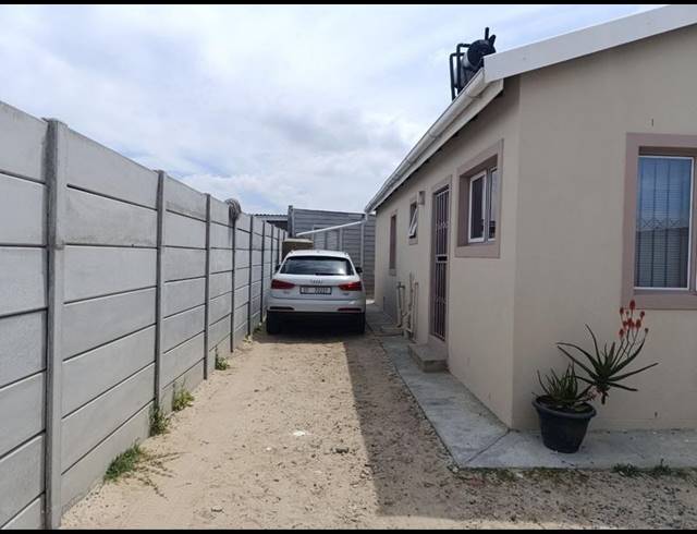 2 BEDROOM PROPERTY TO RENT IN MALIBU VILLAGE